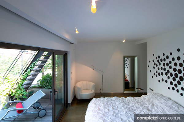 NY townhouse bedroom