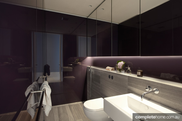 Tusculum Residence Purple-Bathroom