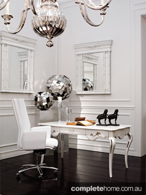 Vague writing desk by Grande Arredo