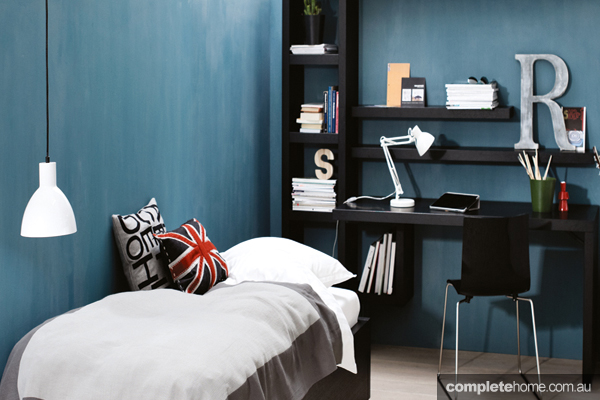 Blue office/spare bedroom by Bo Concept