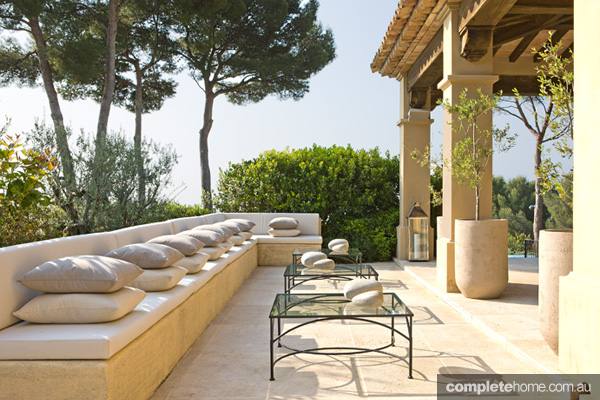 france-villa-outdoor-entertaining2
