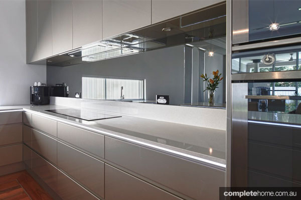 Super sleek grey kitchen design - Completehome Super sleek grey kitchen design - Completehome